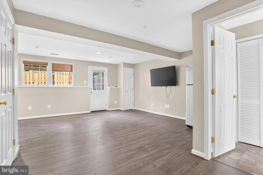 2 WINTER GARDEN COURT Olney, MD 20832