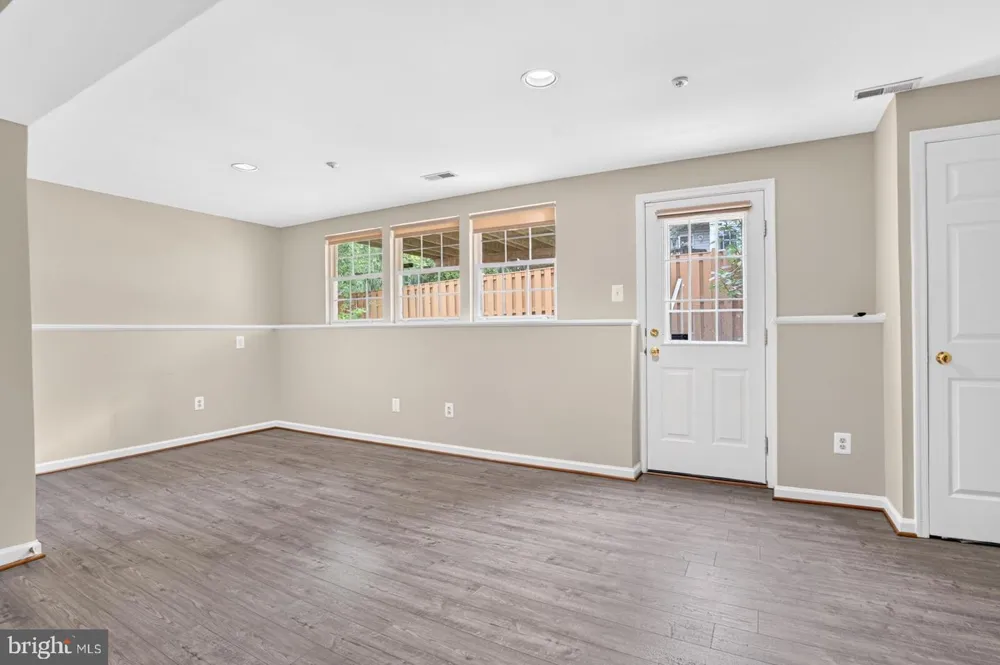2 WINTER GARDEN COURT Olney, MD 20832