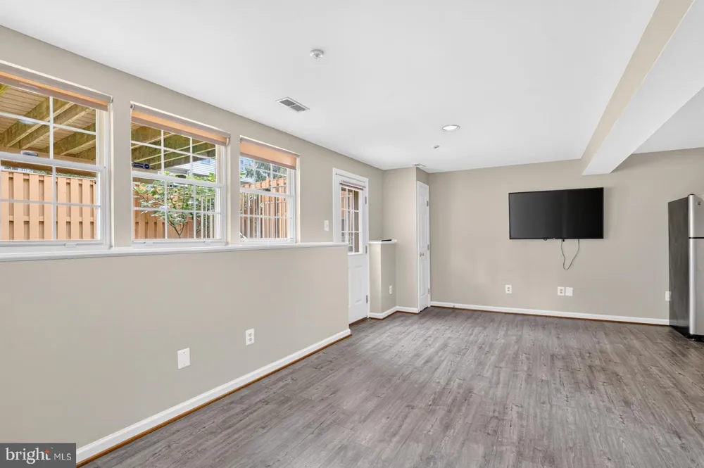 2 WINTER GARDEN COURT Olney, MD 20832