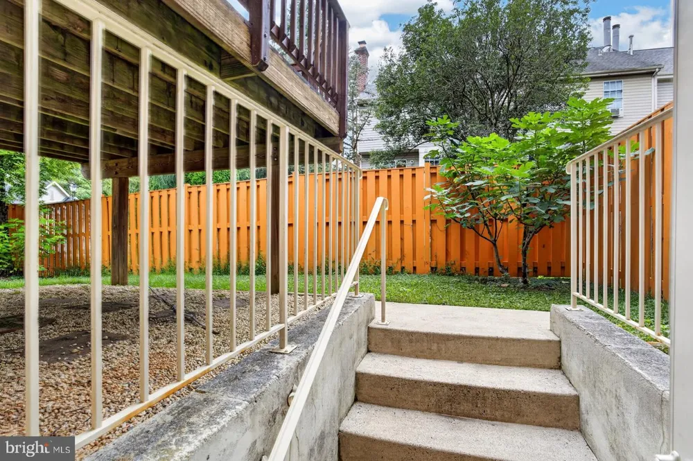 2 WINTER GARDEN COURT Olney, MD 20832