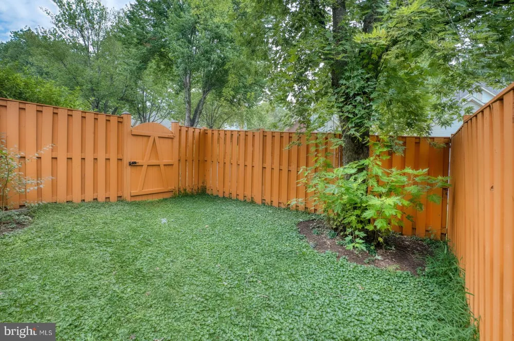 2 WINTER GARDEN COURT Olney, MD 20832