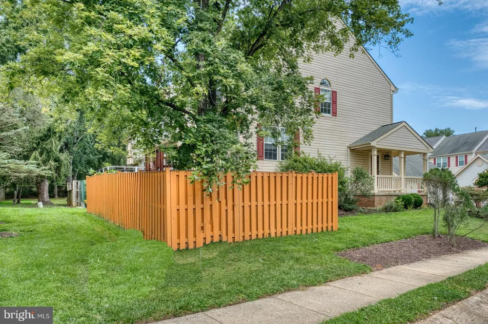2 WINTER GARDEN COURT Olney, MD 20832