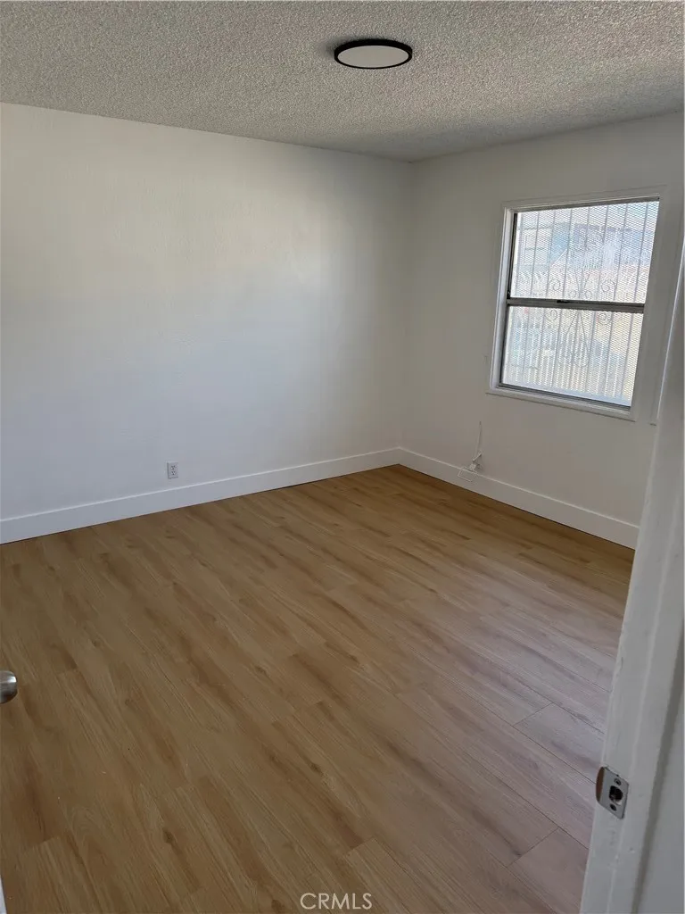 1024 W Reeve Compton, CA 90220