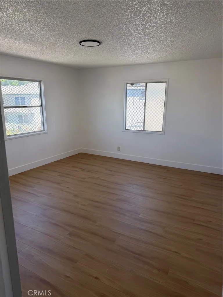 1024 W Reeve Compton, CA 90220