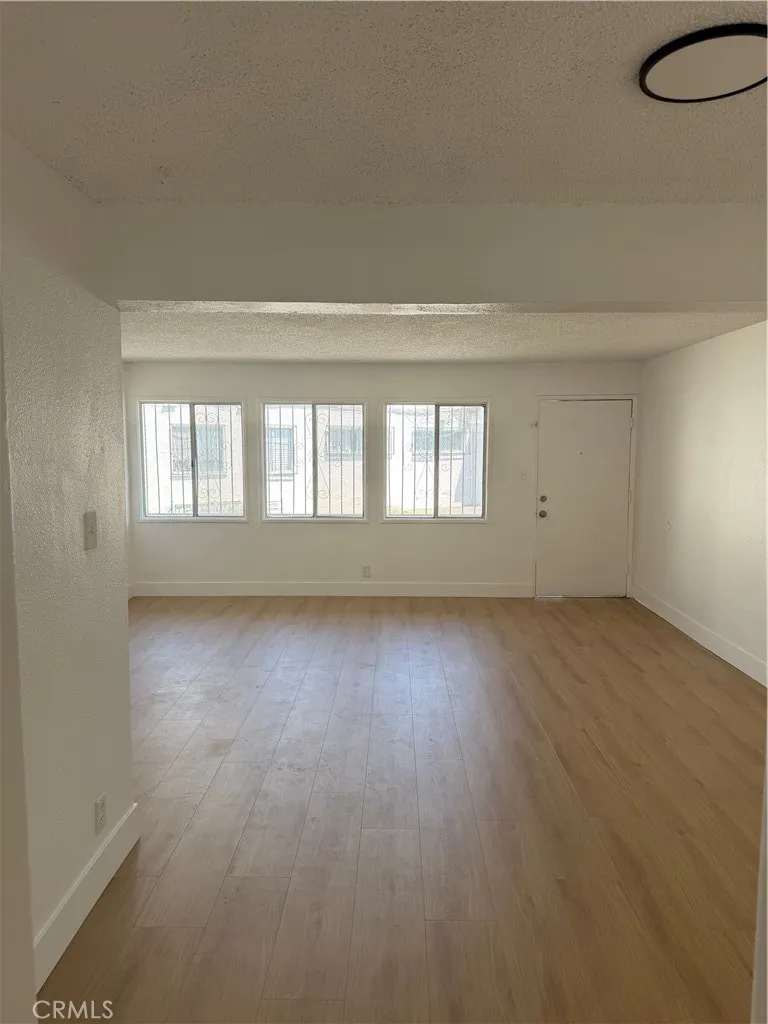 1024 W Reeve Compton, CA 90220