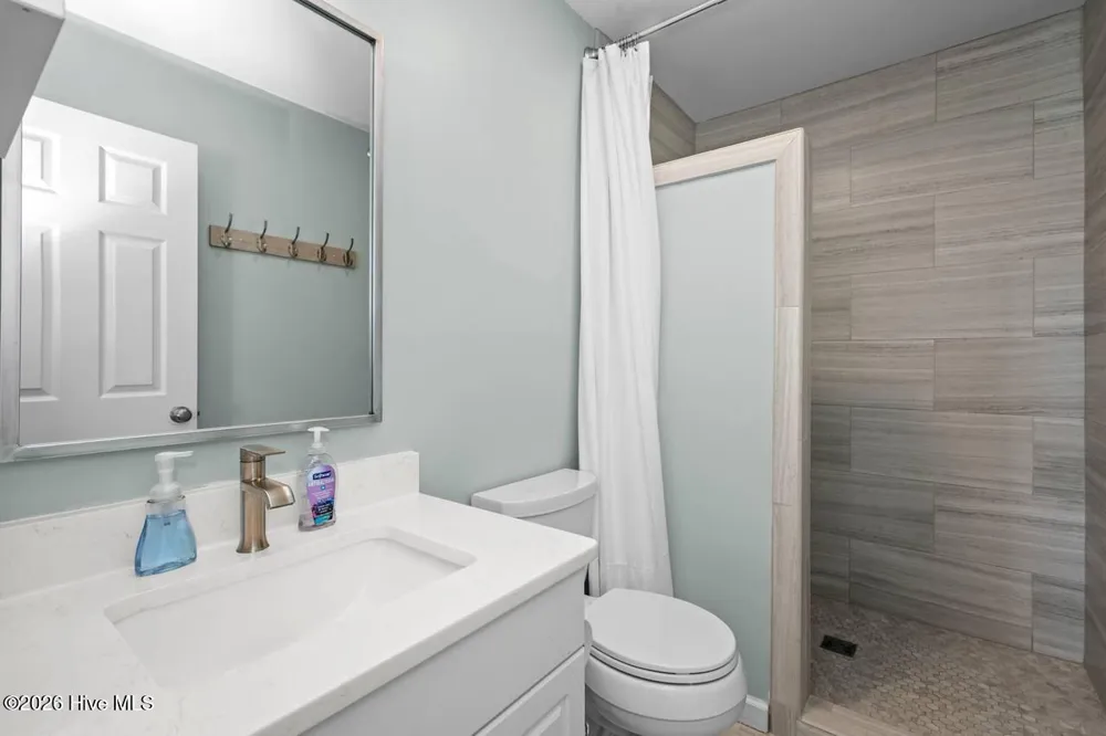 8821 Janell Court Emerald Isle, NC 28594