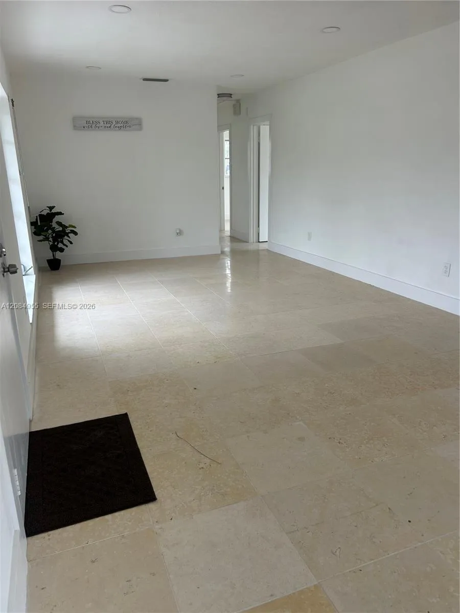 3270 NW 196th Ln Miami Gardens, FL 33056