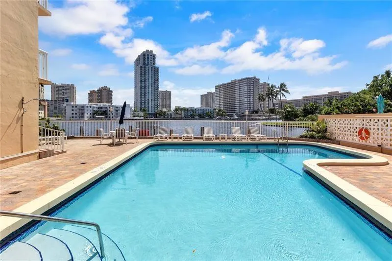 121 GOLDEN ISLES DRIVE #806 Hallandale Beach, FL 33009