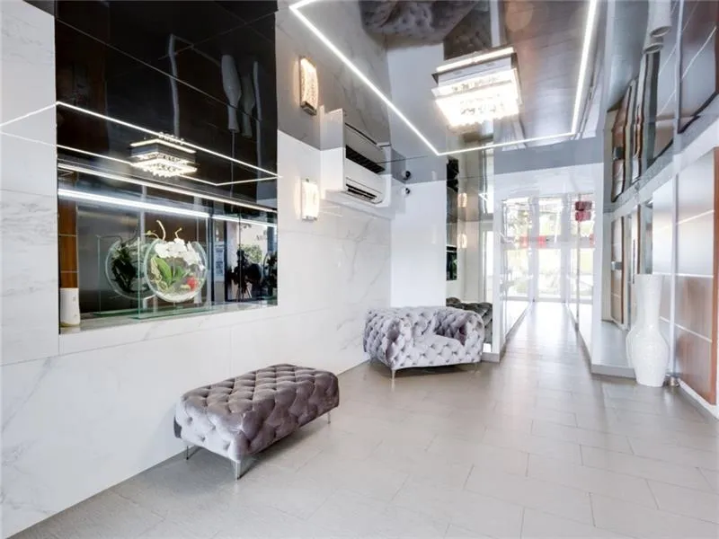 121 GOLDEN ISLES DRIVE #806 Hallandale Beach, FL 33009