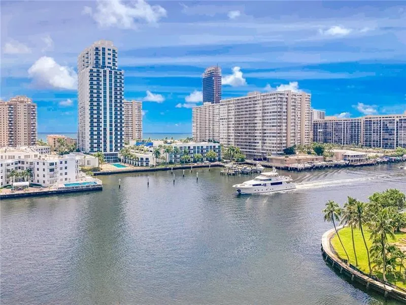 121 GOLDEN ISLES DRIVE #806 Hallandale Beach, FL 33009