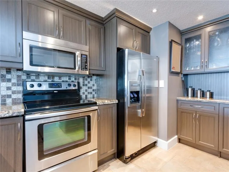 121 GOLDEN ISLES DRIVE #806 Hallandale Beach, FL 33009