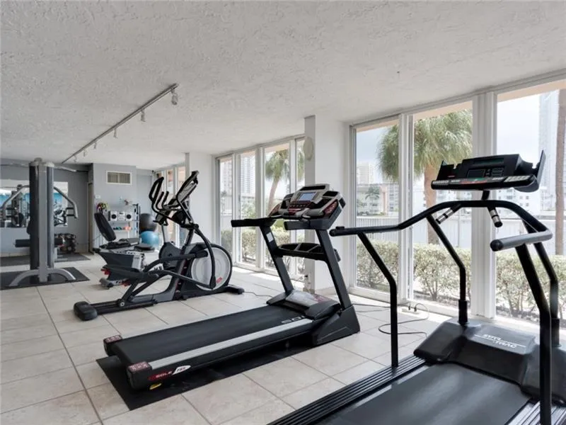 121 GOLDEN ISLES DRIVE #806 Hallandale Beach, FL 33009