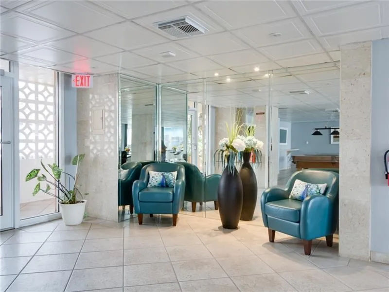 121 GOLDEN ISLES DRIVE #806 Hallandale Beach, FL 33009