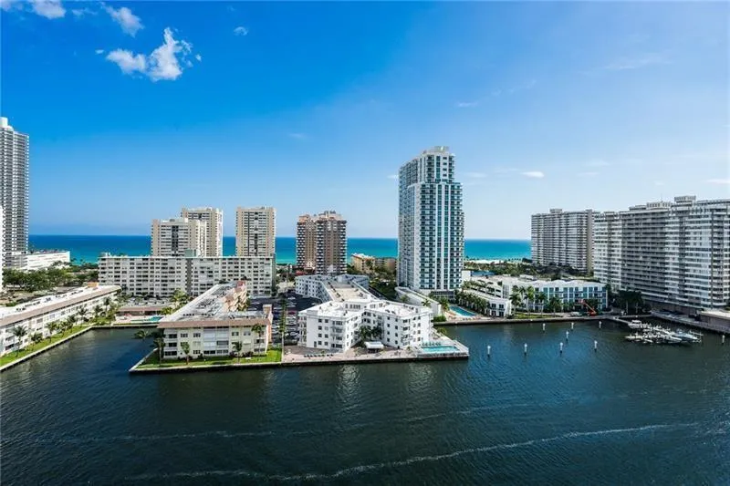 121 GOLDEN ISLES DRIVE #806 Hallandale Beach, FL 33009