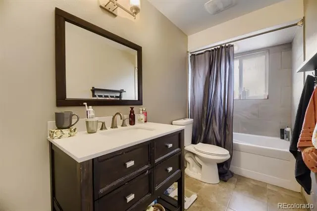 1435 S Macon Street Aurora, CO 80012
