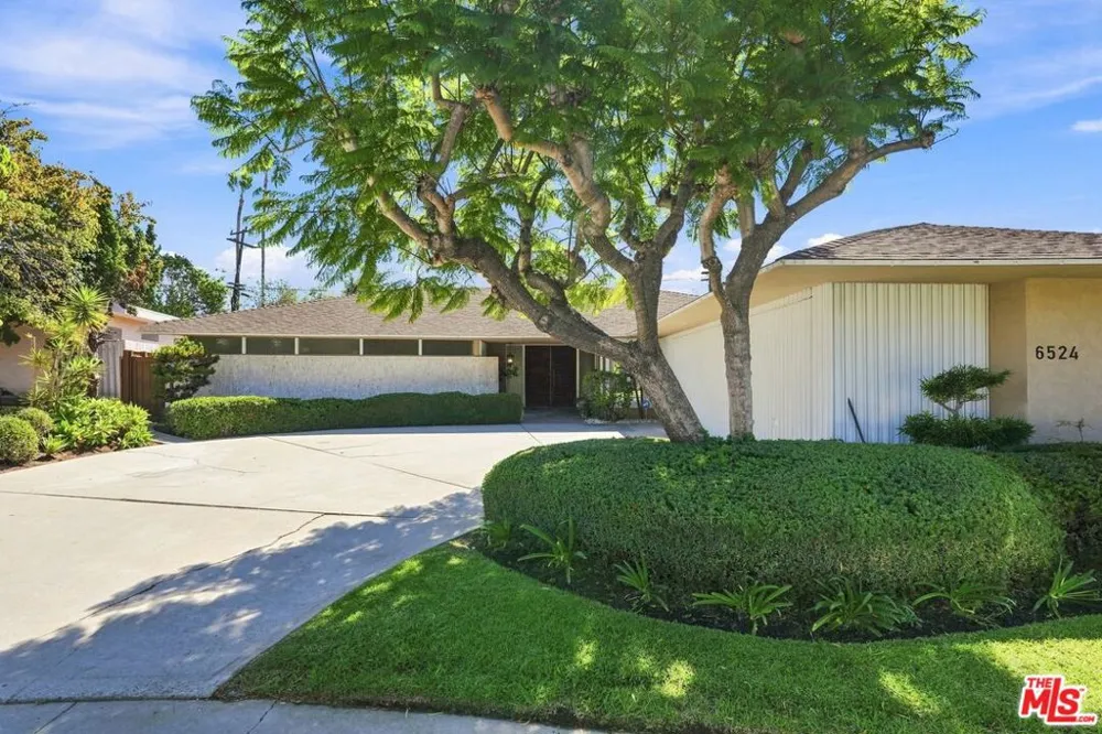 6524 S Holt Avenue Los Angeles, CA 90056