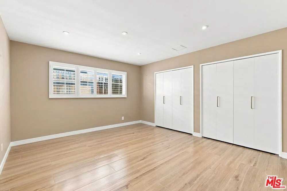 6524 S Holt Avenue Los Angeles, CA 90056