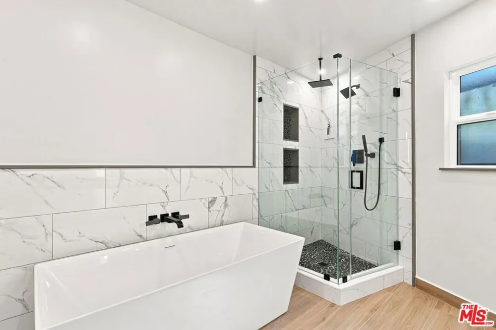 6524 S Holt Avenue Los Angeles, CA 90056
