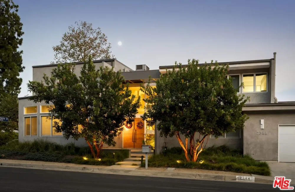 2344 Banyan Drive Los Angeles, CA 90049