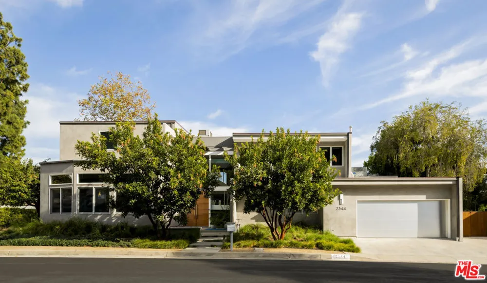 2344 Banyan Drive Los Angeles, CA 90049