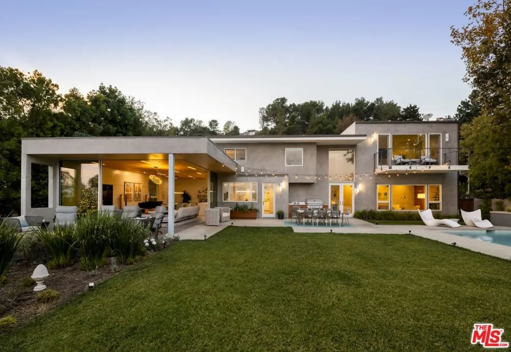 2344 Banyan Drive Los Angeles, CA 90049