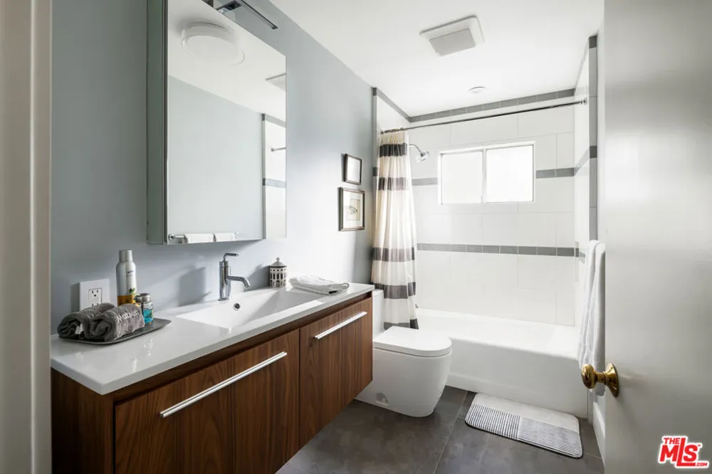 2344 Banyan Drive Los Angeles, CA 90049