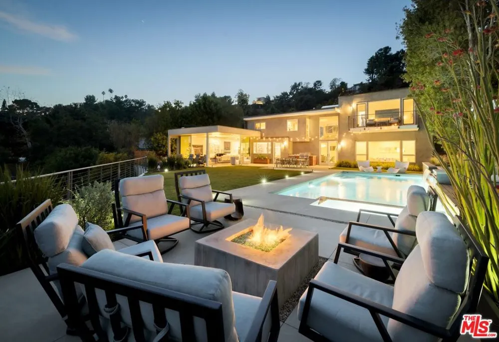 2344 Banyan Drive Los Angeles, CA 90049
