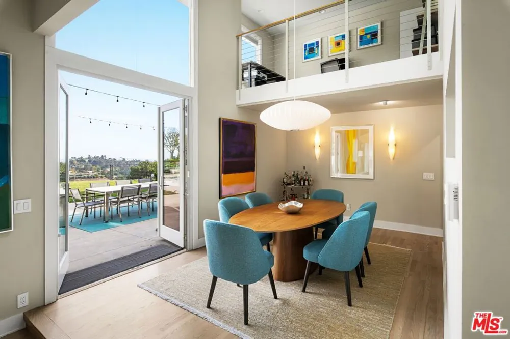 2344 Banyan Drive Los Angeles, CA 90049