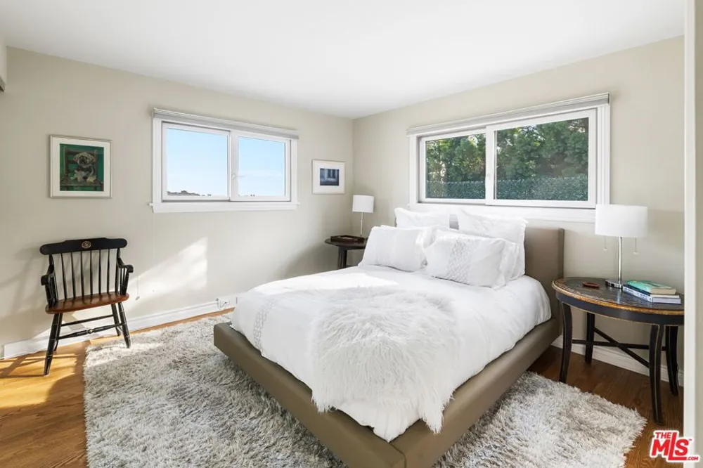 2344 Banyan Drive Los Angeles, CA 90049