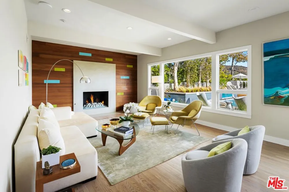 2344 Banyan Drive Los Angeles, CA 90049