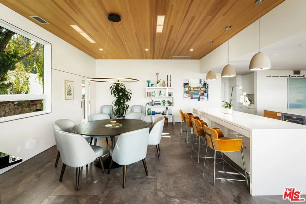 2344 Banyan Drive Los Angeles, CA 90049