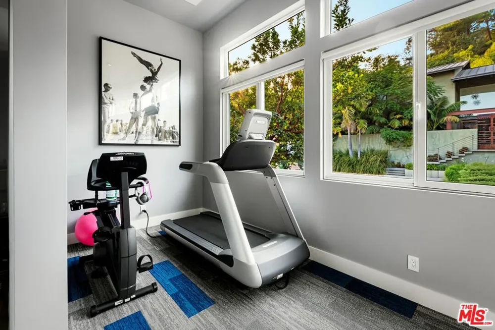 2344 Banyan Drive Los Angeles, CA 90049