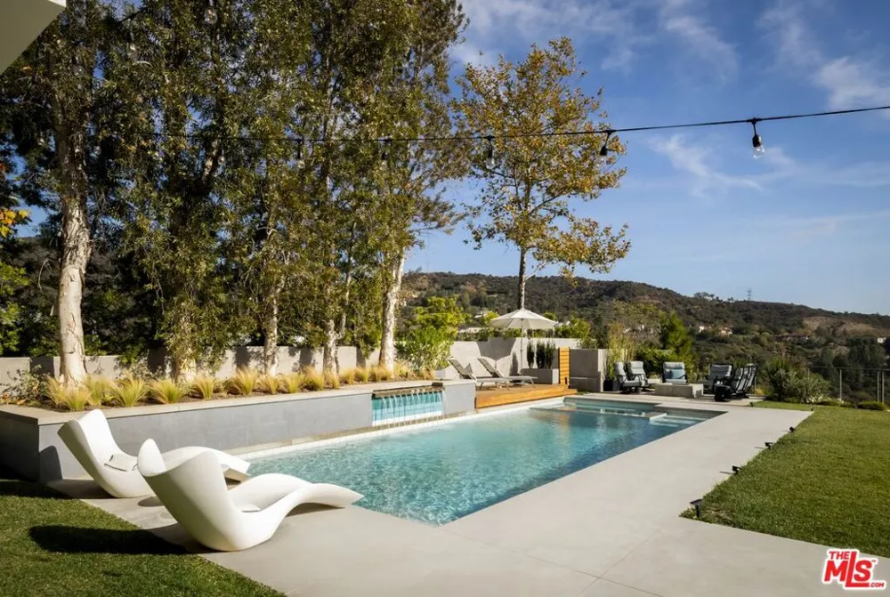 2344 Banyan Drive Los Angeles, CA 90049