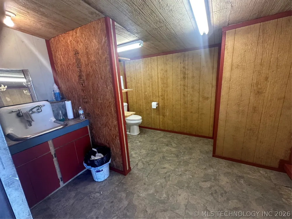 1692 J M Bailey Eufaula, OK 74432