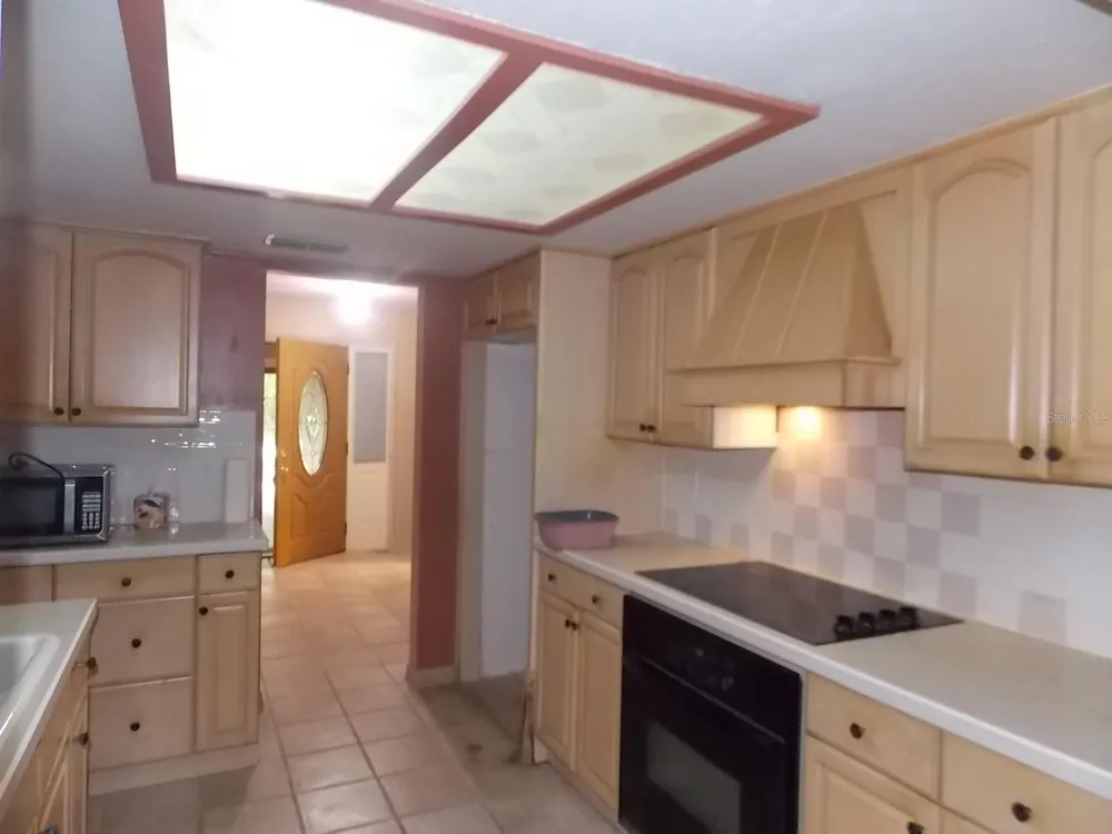 2118 LAREDO AVENUE Spring Hill, FL 34608