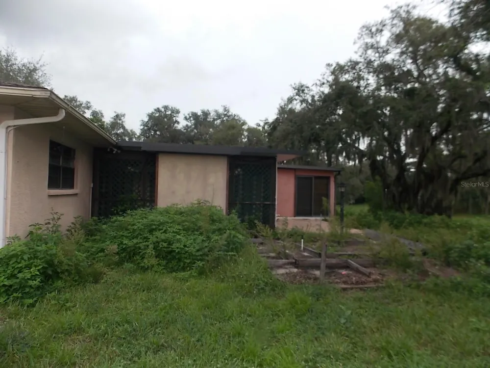2118 LAREDO AVENUE Spring Hill, FL 34608
