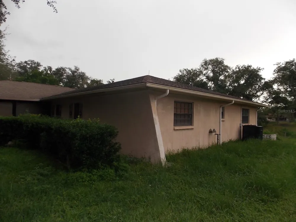 2118 LAREDO AVENUE Spring Hill, FL 34608
