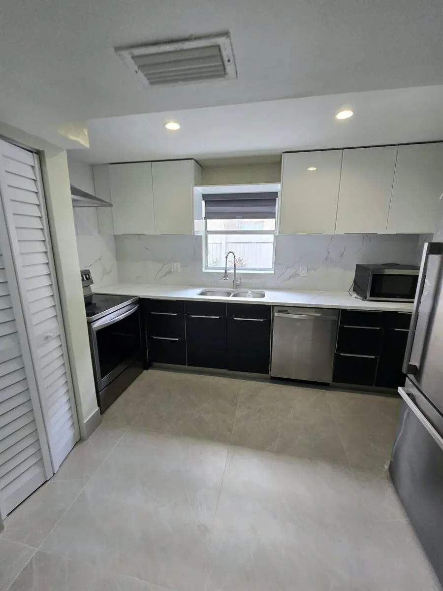 7924 SW 8TH STREET North Lauderdale, FL 33068