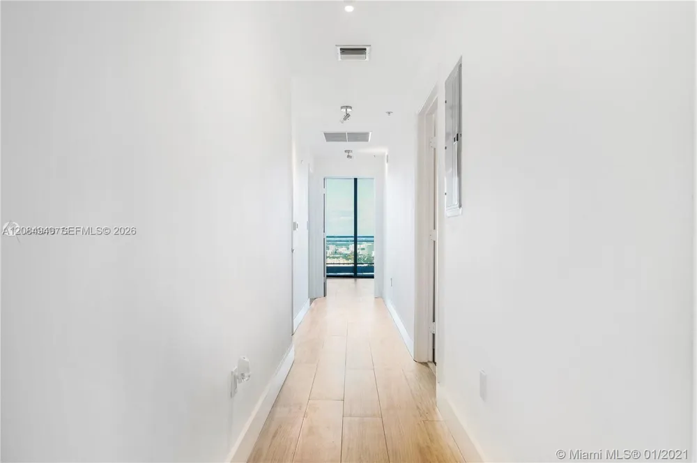 90 SW 3rd St #4004 Miami, FL 33130
