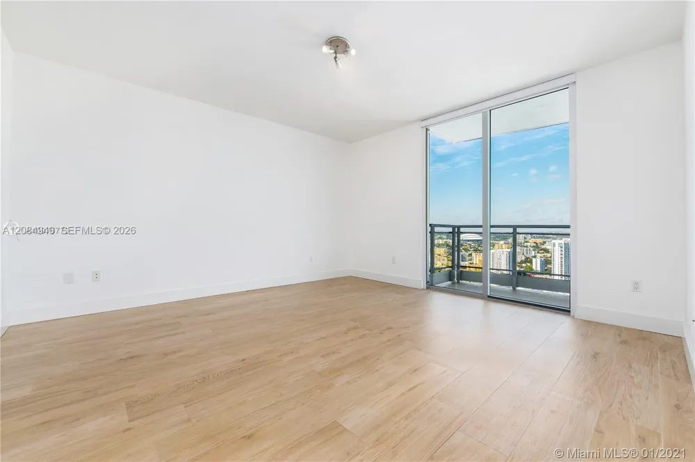 90 SW 3rd St #4004 Miami, FL 33130