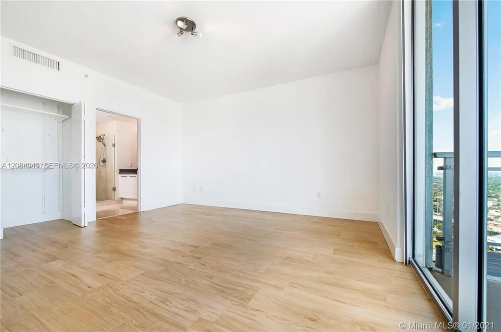 90 SW 3rd St #4004 Miami, FL 33130