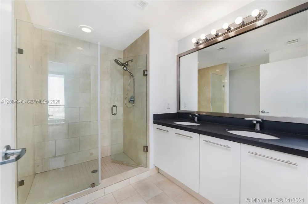 90 SW 3rd St #4004 Miami, FL 33130
