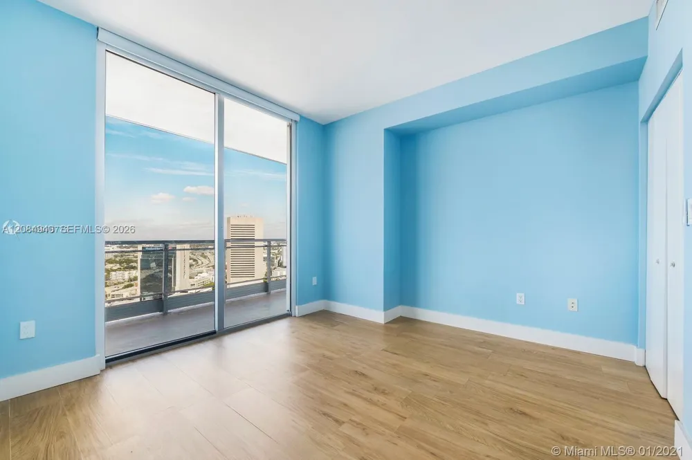 90 SW 3rd St #4004 Miami, FL 33130