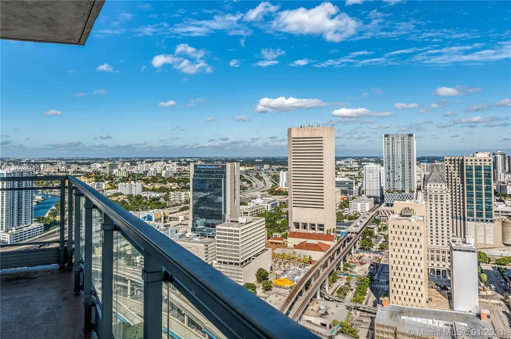 90 SW 3rd St #4004 Miami, FL 33130