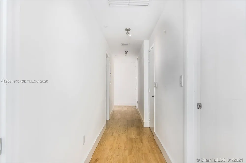 90 SW 3rd St #4004 Miami, FL 33130