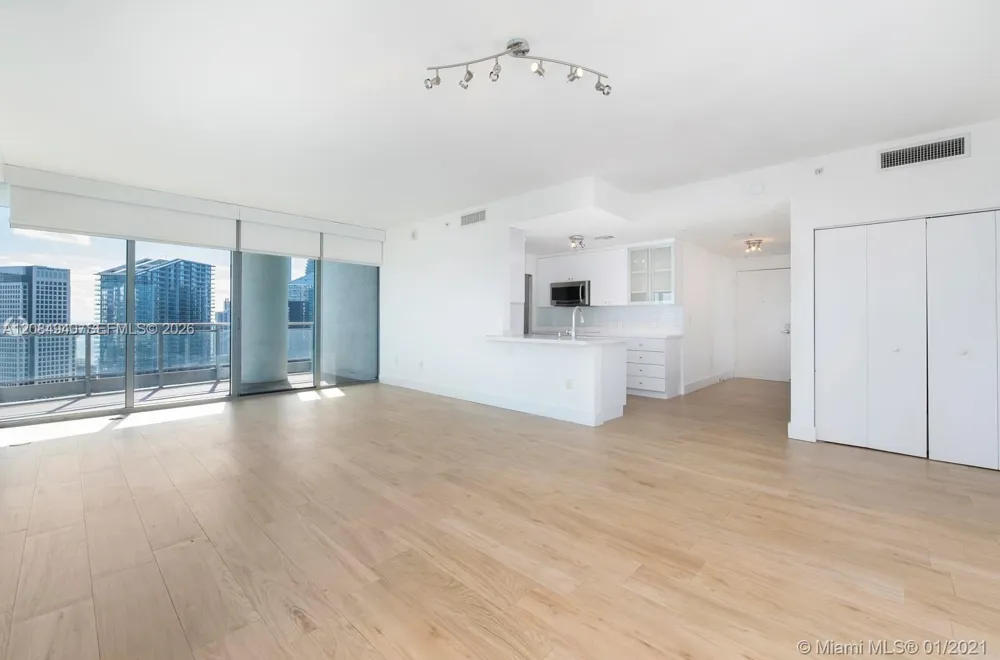 90 SW 3rd St #4004 Miami, FL 33130