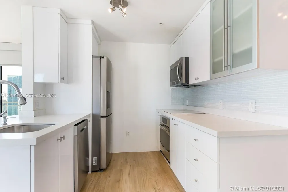 90 SW 3rd St #4004 Miami, FL 33130