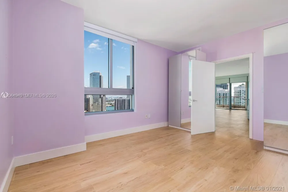 90 SW 3rd St #4004 Miami, FL 33130