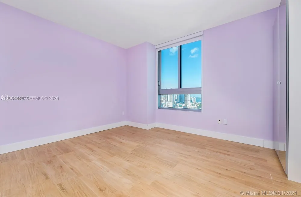 90 SW 3rd St #4004 Miami, FL 33130
