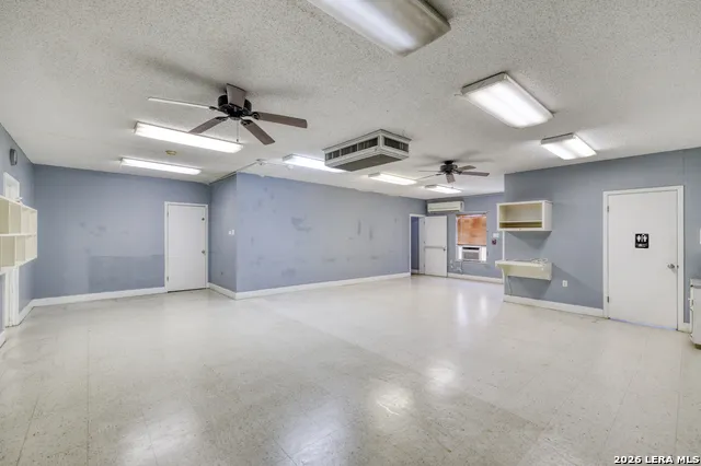 1007 GETTY ST Uvalde, TX 78801